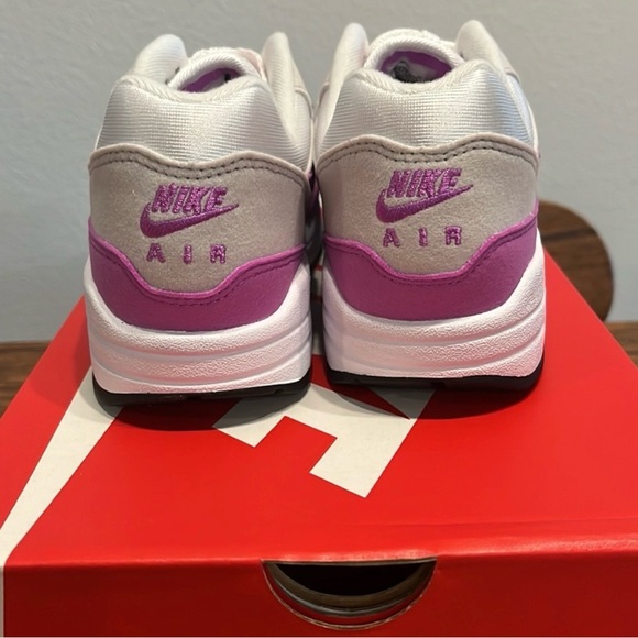 WMNS NIKE 💅✨ AIR MAX 1 87 NEUTRAL GREY FUCHSIA DREAM SHOES SIZE 6.5 DZ2628-001 - Picture 5 of 6